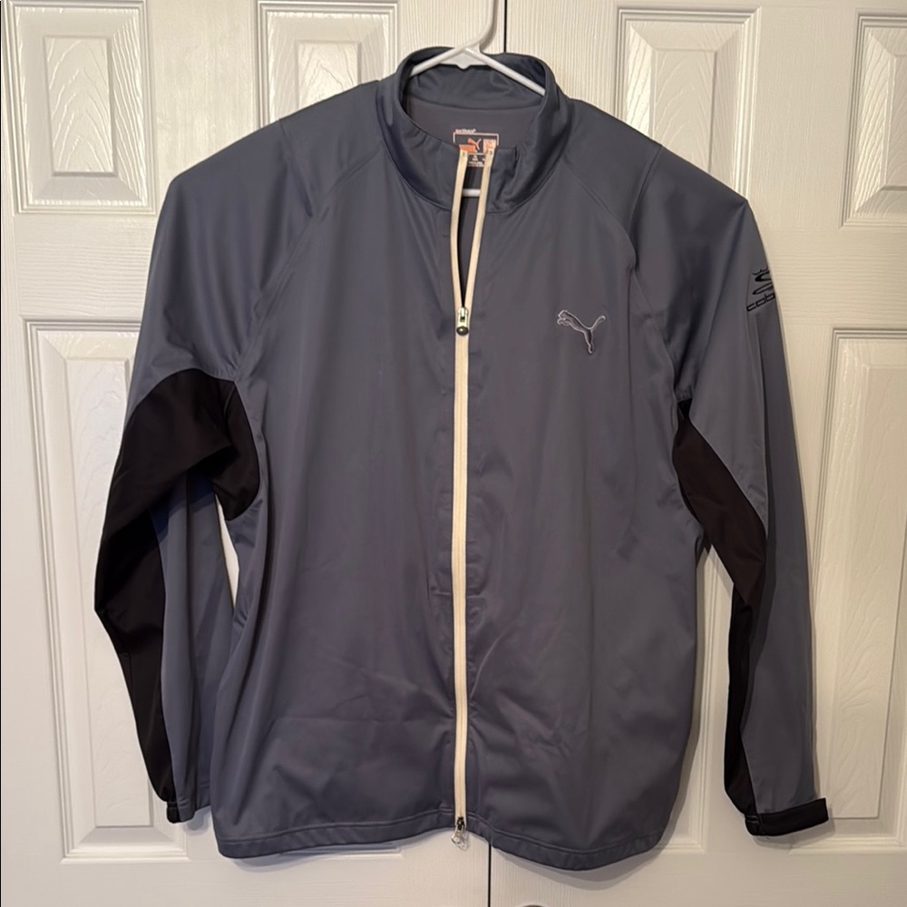 Puma Men's Gray and Black rain jacket (stretchy material)